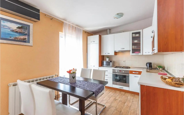 Two-Bedroom Apartment with Sea View in Makarska