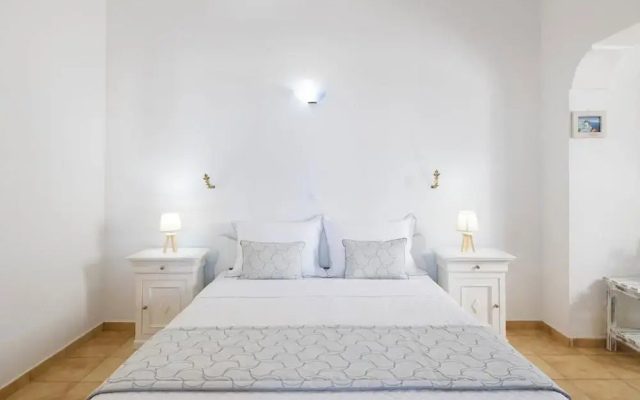 Vrachia Studios & Apartments