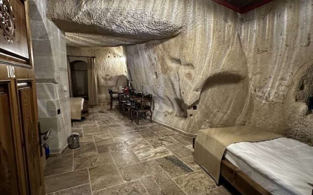 Noah's Ark Cave Hotel