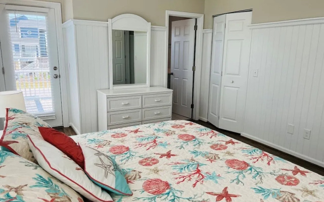 Avalon West- 5 Bedroom Home by RedAwning