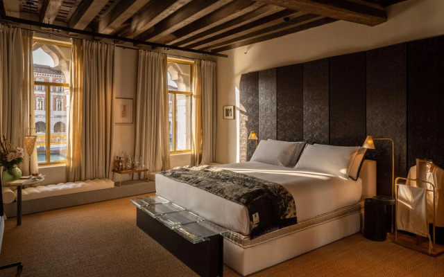 The Venice Venice Hotel