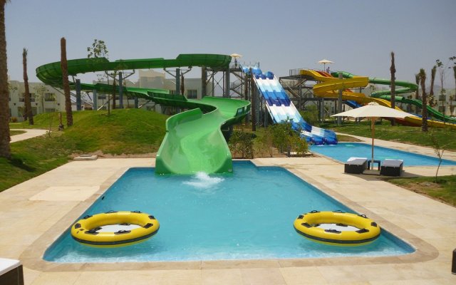 Le Royal Holiday Resort Aqua Park