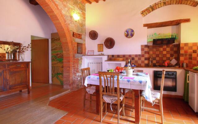 Rolling Farmhouse of Val D'orcia