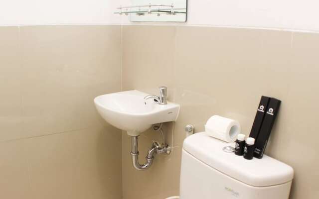 Elegant Studio At Azalea Suites Apartment