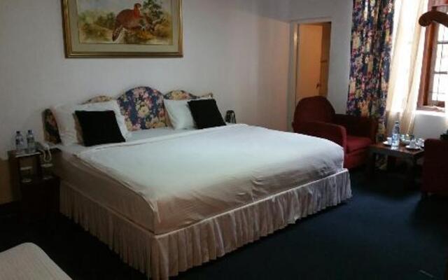 Tea Bush Hotel - Nuwara Eliya