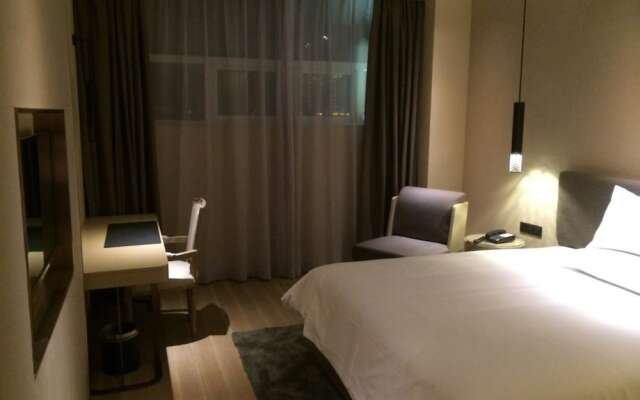 Yitel Hotel