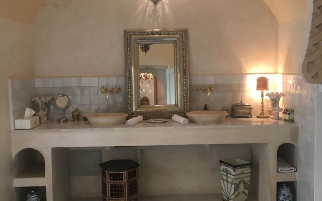 Riad Emberiza Sahari