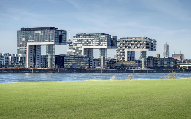 Premier Inn Cologne City Sud Hotel