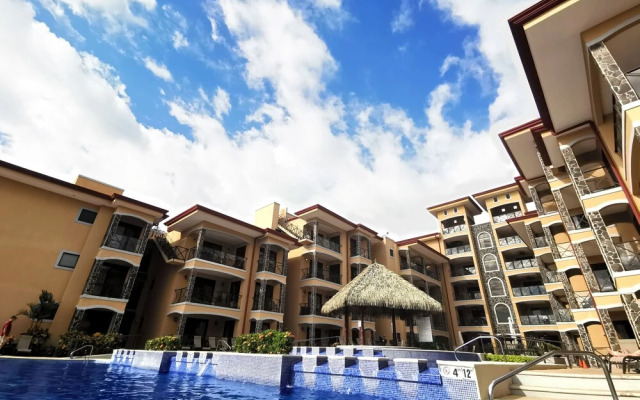 Beachfront Jaco Condos - Fully Equipped - 6 Pax