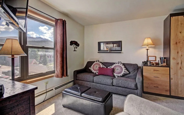 River Mtn Lodge E205