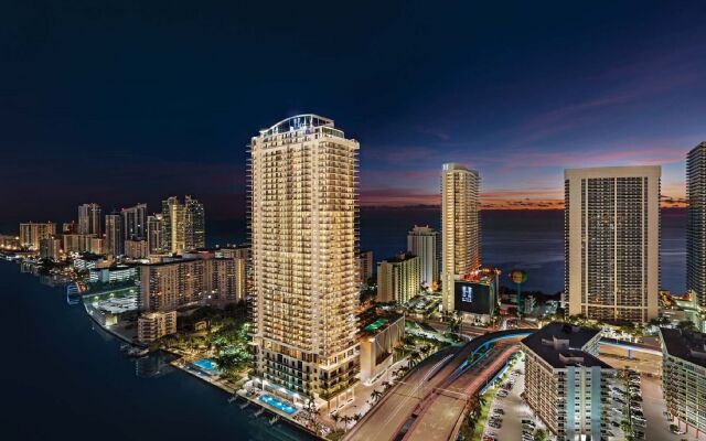 HYDE Beach House Resort Rental