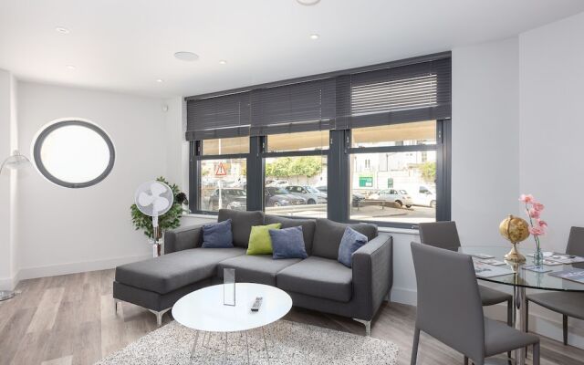 Family 2 Bed Apartment In Fulham Near Station