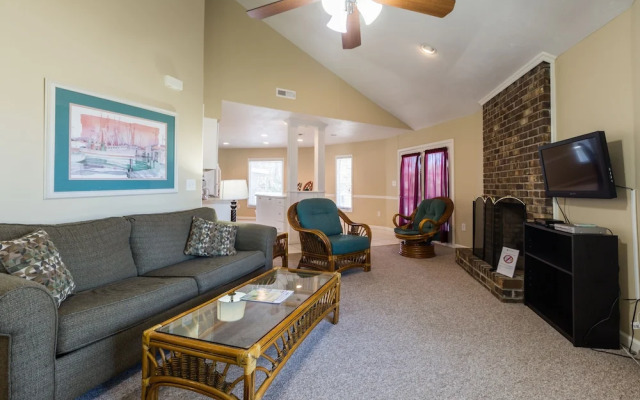 Country Club Villas