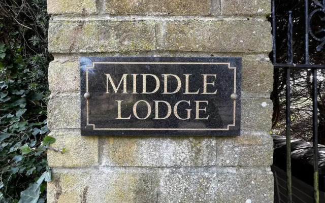 Middle Lodge