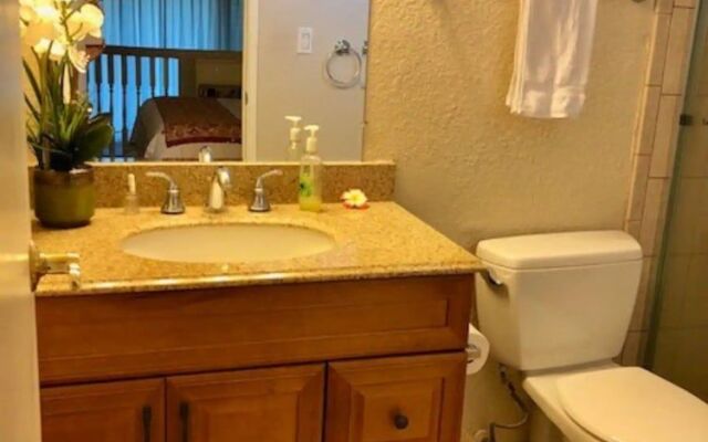 Tropical Oasis 2 Bedroom Condo by RedAwning