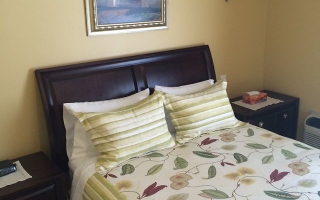 Lakeshore Inn Bed & Breakfast