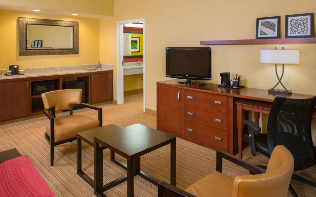 Courtyard® by Marriott® Baton Rouge South