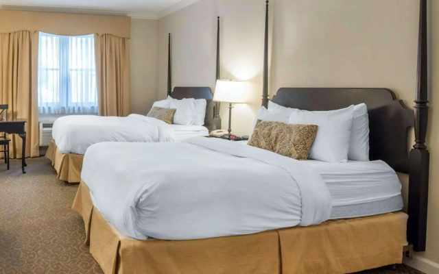 The Century House Latham - North Albany, an Ascend Collection Hotel