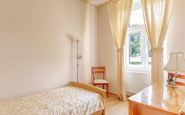 Lyra Apartments