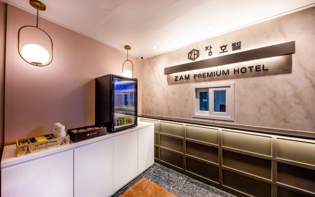 Zam Hotel