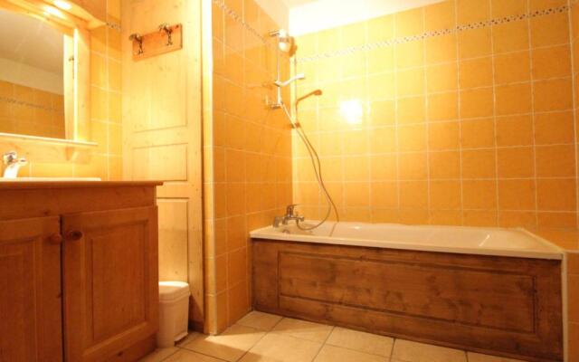 Appartement Lanslevillard, 5 pièces, 10 personnes - FR-1-508-85