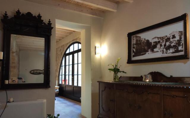 Porolithos Boutique Hotel