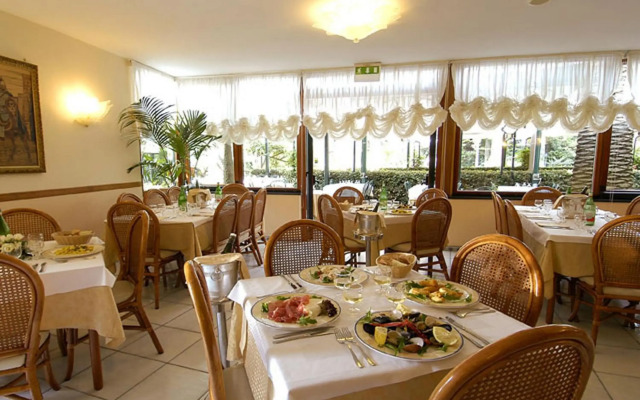 Hotel Eden