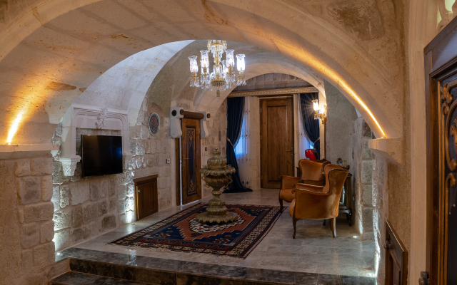 Elika Cave Suites & Spa