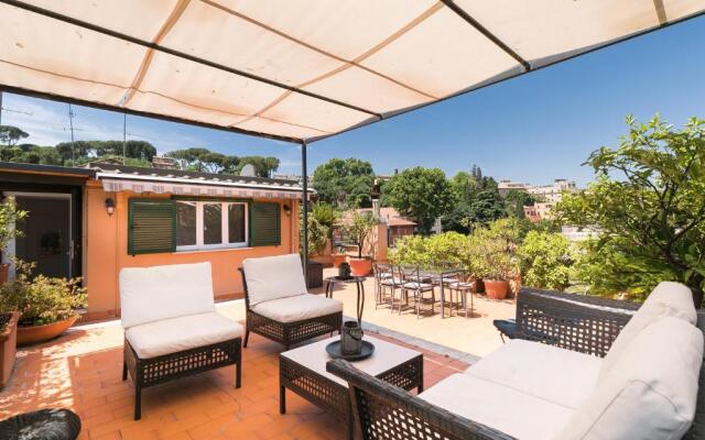 Trastevere Charming Penthouse