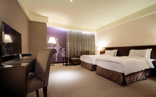 CHECK Inn Taichung LaiLai