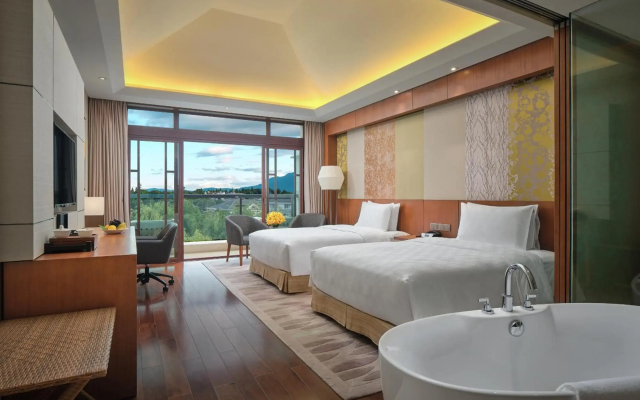 HUALUXE Kunming by IHG