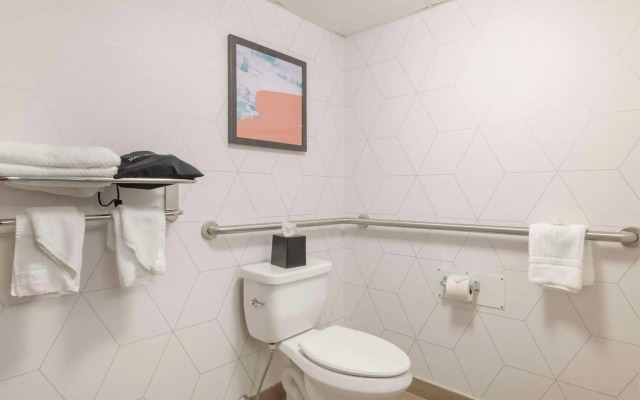 Comfort Inn Airport