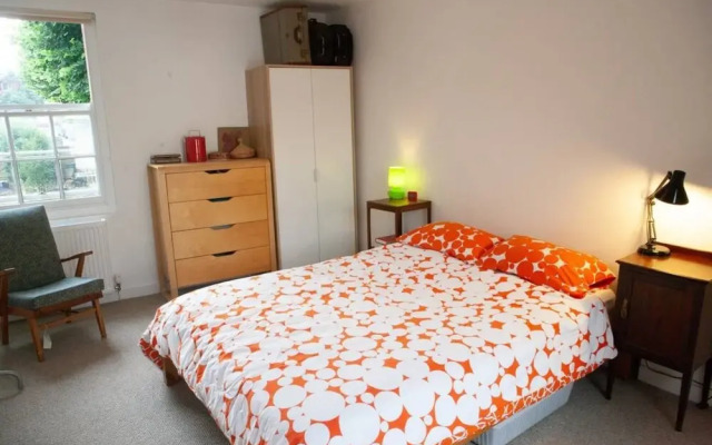 Spacious 3 Bedroom Georgian House in Bristol