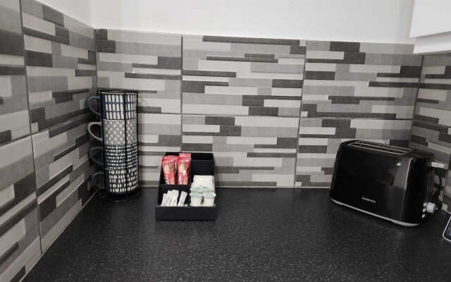 Grays Apartment With City Views Lakeside Shopping