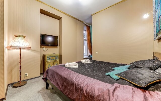 Guest Rooms on Nevsky Prospekt 47