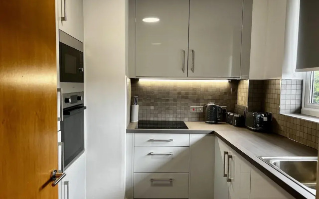 Manchester - 1 Bedroom - Sleeps 3 - Free Parking