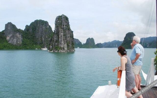 Paragon Legend Cruise