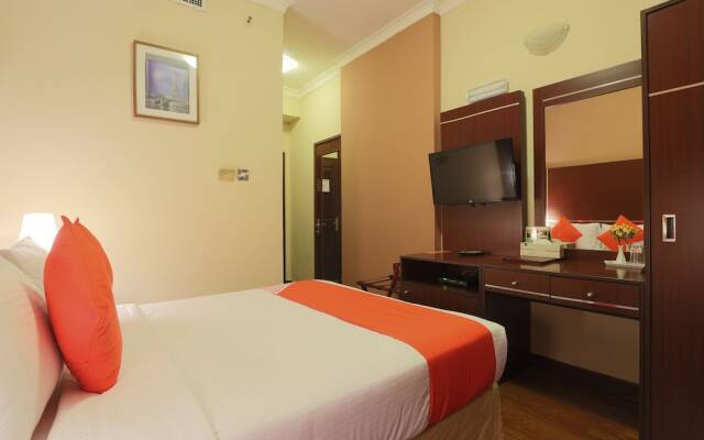 OYO 332 Syaj Hotel