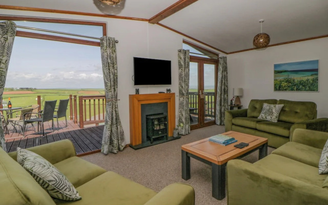 Three Views Lodge