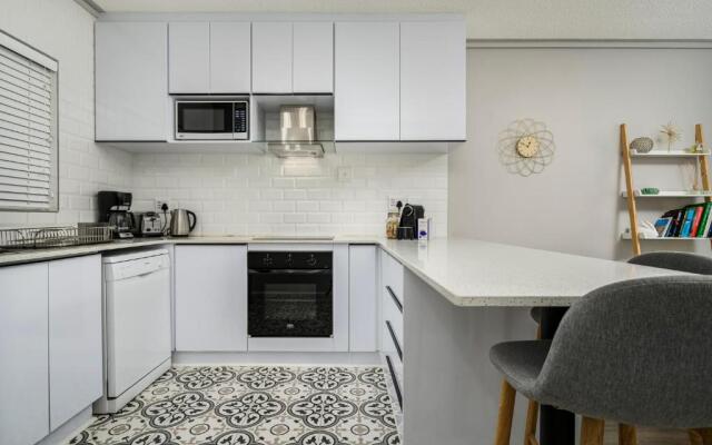 Brookes Hill Suites Luxury Apartment 124