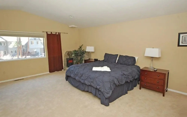 3513 Pony Express 3 Bedroom Home by RedAwning