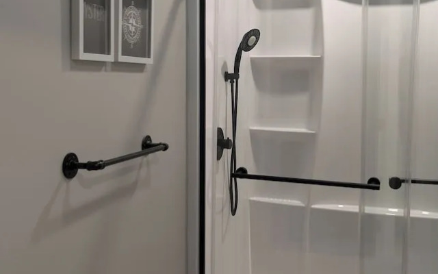 Newly Renovated Acadia Apartment Maple Street