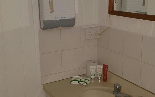 Joes Waterhole Hotel