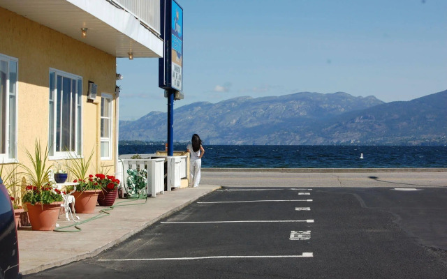 Crown Resort Motel