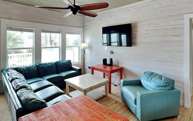 Avg622#2-beach Club 2