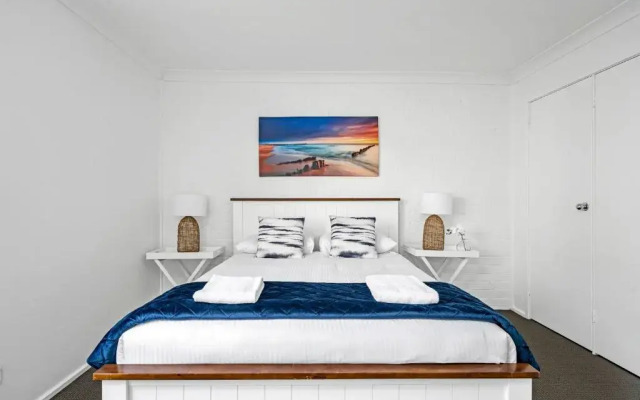 Husky 56 Deluxe Beachfront Villa's
