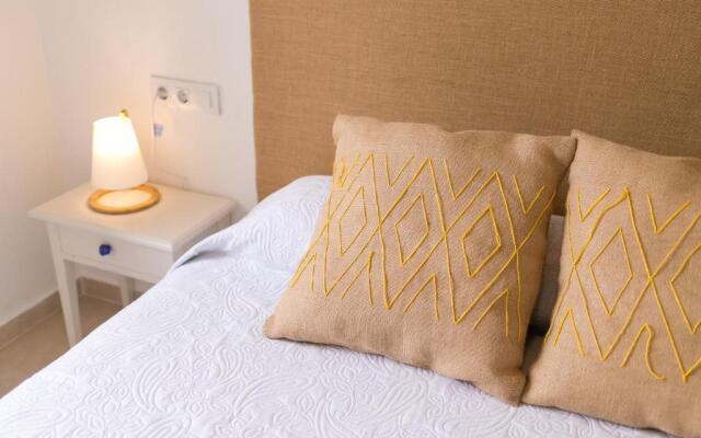 Moderno apartamento en Calan Bosch- C10