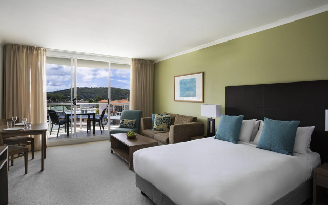 Mantra Ettalong Beach – Guest Rooms – Killcare