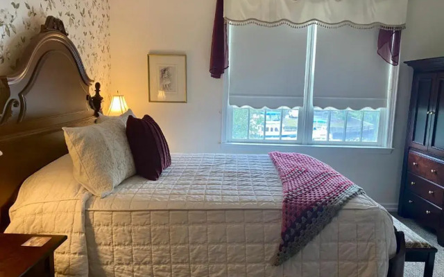 The Cypress Inn Bed & Breakfast