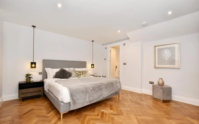 Stunning Mayfair 3 Bed 8 Million Air Conditioned